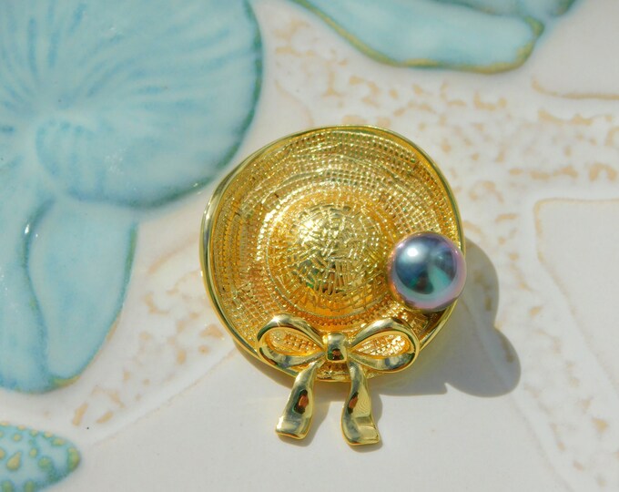 Vermeil Straw Hat Tahitian Pearl Brooch | Aubergine Peacock | Gold over Sterling Silver | Saltwater Pearl Pin | Round | 9.6mm | AAA+
