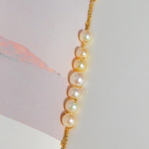 Cream Akoya Floating Pearl Necklace | 8 Pearls | Japanese Saltwater Pearls | AAA | Dainty | Adjustable | Solid 18kt Yellow Gold | 17.5&#39;&#39;