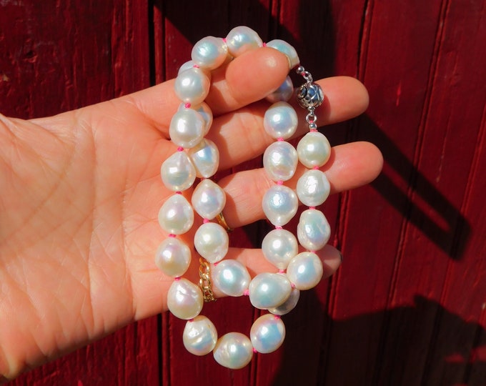 18.25 Inches Kasumi-like Freshwater Pearl Necklace | Metallic White with Rainbow Overtone | Chinese Edison Pearls | Bright Pink Konts