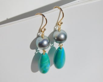 Tahitian Pearl and Green Turquoise Earrings | Teardrop | Solid 18kt Yellow Gold | Pearl and Gemstone | Au750 | Green | AAA | Hubei Turquoise