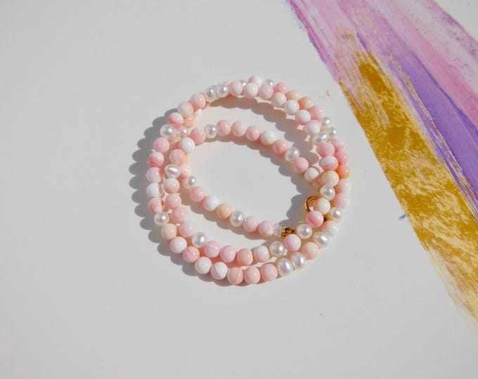 Baby Pink Queen Conch Shell and Freshwater Pearl Necklace | Pale Pink | 4.4mm | Round | Solid 18k Yellow Gold Clasp | 16 Inches