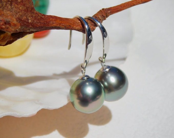 9.7mm Light Green Tahitian Pearl Earrings | Solid 18k White Gold | AAA | Teardrop | Au750 | Drop Earrings | Black Pearls | Green Pearls