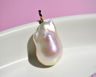 Solid 18K Gold Baroque Pearl Pendant: Diamond Accent, Cultured Freshwater Pearl