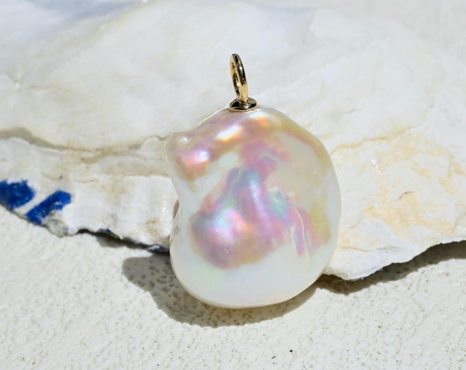 Large Baroque Freshwater Pearl Pendant: 17*22mm, Solid 18K Gold, AAA+, White with Rainbow