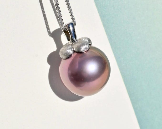 12.3mm Lavender Freshwater Pearl Pendant: Solid 18K White Gold Floral Bail, AAA