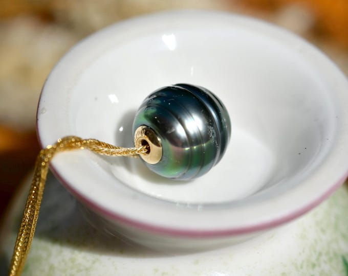 11.2mm Floating Tahitian Pearl Necklace: Solid 18K Gold Chain, Circled Peacock, Super Color and Luster