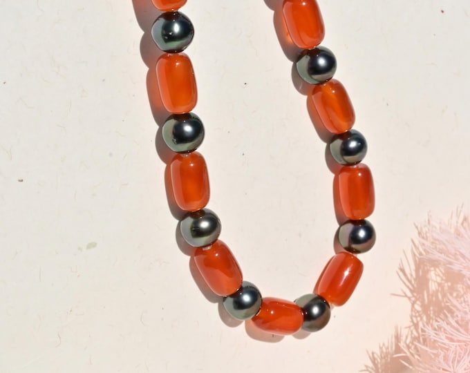Tahitian Pearls and Red Agate Necklace: Red, Green, 17.25-inch, Sterling Silver Clasp