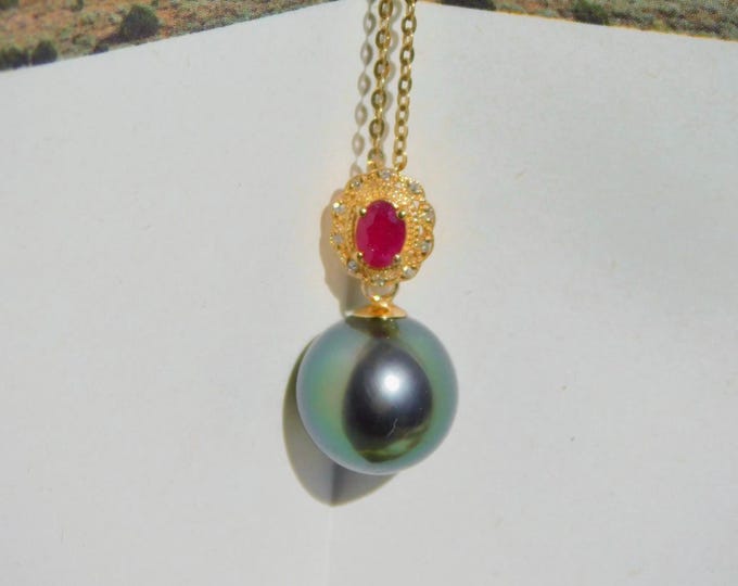 Tahitian Pearl & Ruby 18k Gold Pendant: Deep Green Gem, 9.6mm