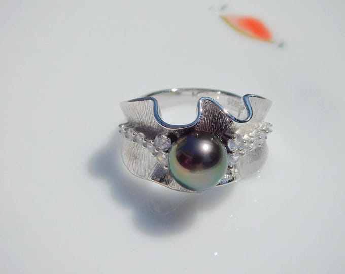 Tahitian Pearl Ring | Peacock | 8.6mm | White Gold Plated Sterling Silver | 7.25 US | AAA | Black Pearl Ring | Modern Design Ring | Green