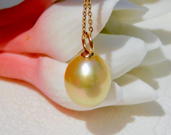 10mm Teardrop Golden South Sea Pearl Pendant ( no chain) | Solid 18k Yellow Gold | AAA+ | Light Tone Golden |  South Sea Pearl Pendant