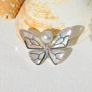 Butterfly Brooch with Tahitian Pearl |  Eggshell White | Mother-of-Pearl | Gold Plated Alloy | AAA | Butterfly Pin | Saltwater Pearl Brooch