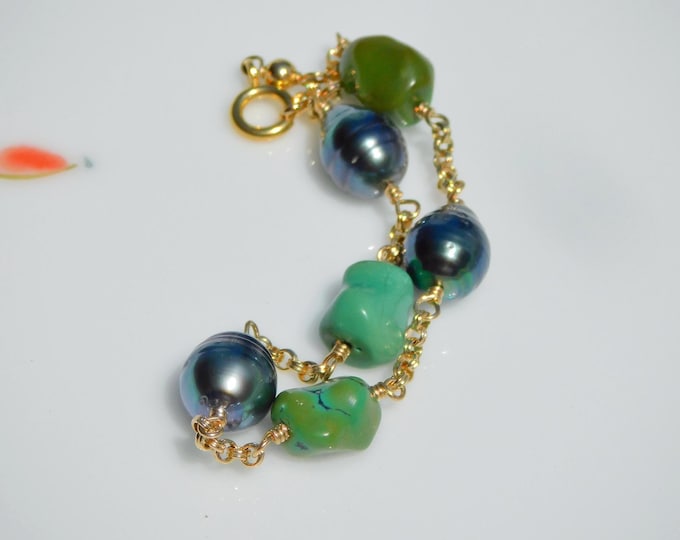 Circled Tahitian Pearls Tin Cup Bracelet | Peacock | Gold filled Double Link Rolo Chain | Wire Work | Black Pearls | Genuine Green Turquoise