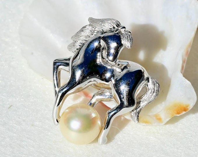 Akoya Pearl Horse Brooch Pin: AAA, White Gold Plated Sterling Silver, 6.8mm Creamy Saltwater Pearl