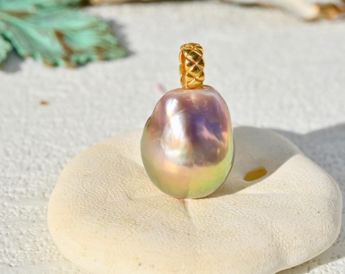 Metallic Pearl Pendant: Freshwater Kasumi-like, Solid 18K Gold, Mauve Pistachio Gold, Metallic, 12.6mm Ripple Pearl, AAA+