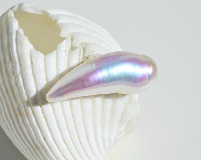 Single ONE Keshi Pearl Stud Earrings: Tooth Shaped,  Solid 18K Gold, 7*20mm, Second Piercing Earring