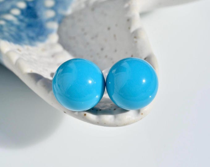 Ocean Blue Turquoise Studs: Solid 18K White Gold, Undyed, Round , Hubei Turquoise, 10.3mm, Authentic intense Blue, AAA+