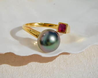 9.8mm Aubergine Tahitian Pearl Ruby Ring | AAA |  Open Ring | Solid 9kt Yellow Gold | Adjustable Ring 7 US to 7.25 US | Red Gemstone