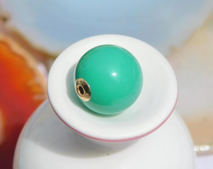 13.2mm Floating Turquoise Necklace | Medium Green | Undyed | Round | Hubei Turquoise | Solid 18K Gold Pin-end Chain | Authentic Turquoise