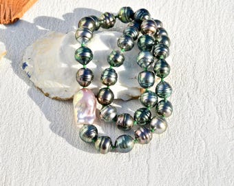 Circled Tahitian Pearl Necklace: Peacock, 17 Inch, Green, AAA, Baroque Freshwater Pearl, Silver Clasp