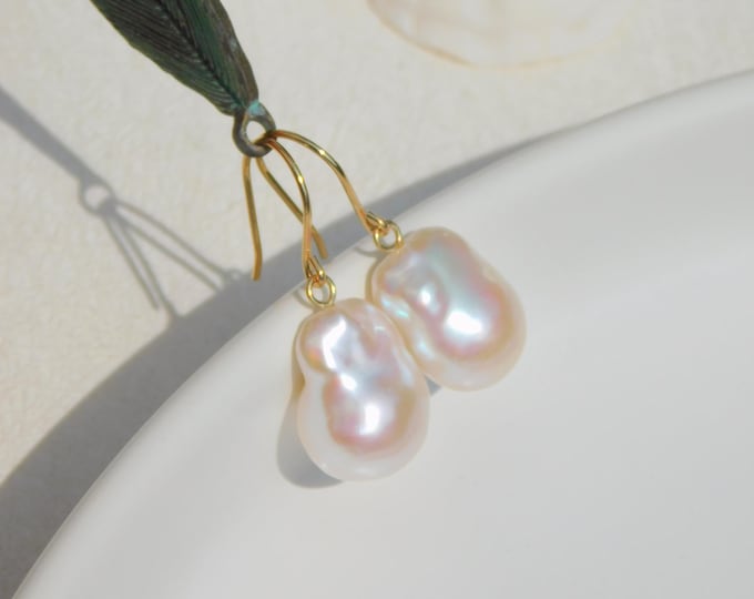 Small Baroque Pearl Earrings | 12mm * 21mm | Solid 18K Yellow Gold | Chinese Freshwater Pearls | Creamy White with Pink | AAA+