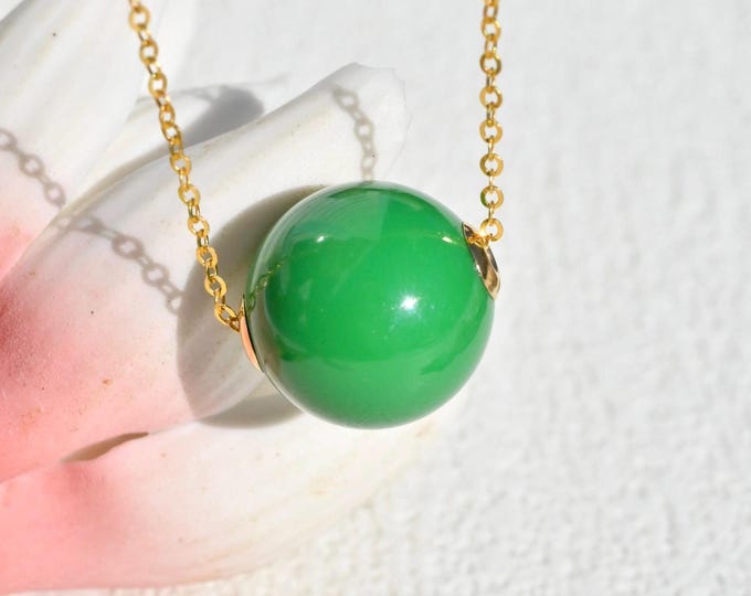 13.3mm Floating Turquoise Necklace: Undyed Emerald Green, Round Hubei Turquoise, Solid 18K Gold Pin-end Chain