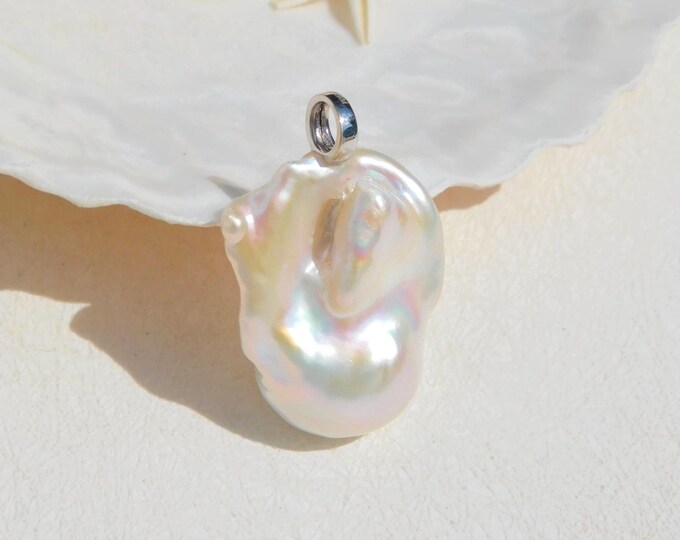 Large Baroque Freshwater Pearl Pendant | 21mm * 28mm | Solid 18kt White Gold Bail (No Chain) | White with Pink | Large Pearl | Au750