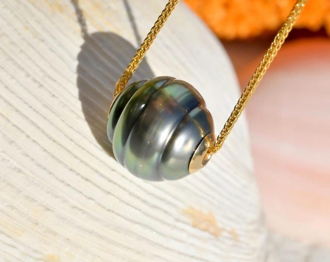 10.6mm Floating Tahitian Pearl Necklace: Solid 18K Gold Chain, Circled Peacock Green