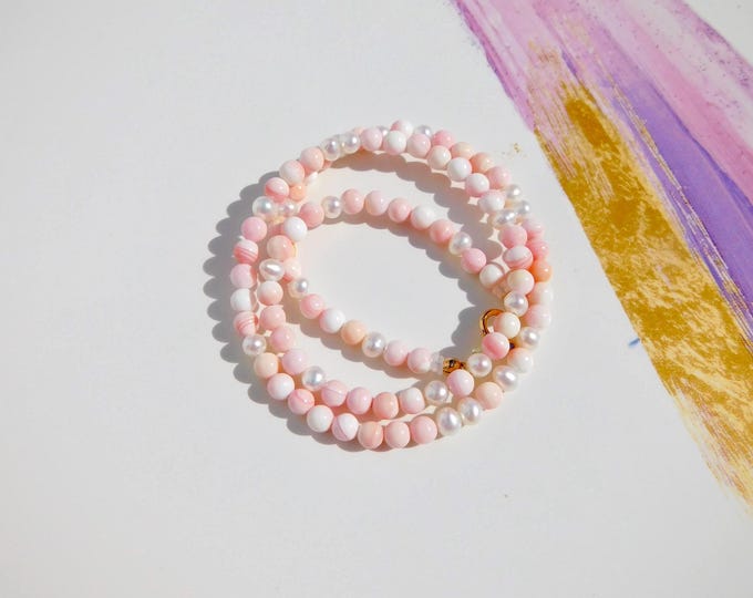 Baby Pink Queen Conch Shell and Freshwater Pearl Necklace | Pale Pink | 4.4mm | Round | Solid 18k Yellow Gold Clasp | 16 Inches