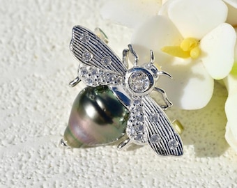 9.5mm Tahitian Pearl Honey Bee Brooch/Pendant: Sterling Silver, Convertible Jewelry, Peacock