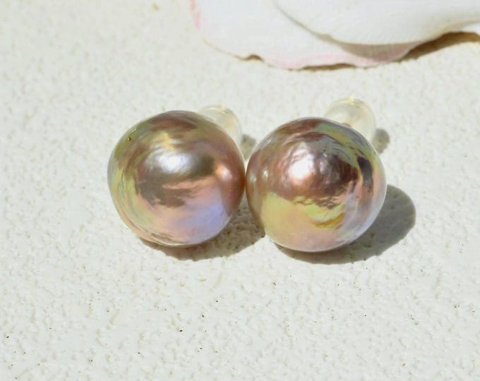 12mm Kasumi-like Freshwater Pearl Stud Earrings; Solid 18K Gold, Metallic Lavender
