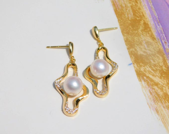 Vermeil Akoya Pearl Earrings | 8.5mm | AAA | Round | Long Drop Earrings | Japanese Saltwater Pearl | Gold Plated Silver | Modern Design