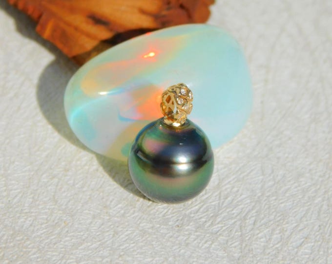 11.1mm Tahitian Pearl Pendant | Very Peacock | Solid 18kt Gold Bail (No Chain) | Diamonds | AAA | Saltwater Pearl Pendant | Green