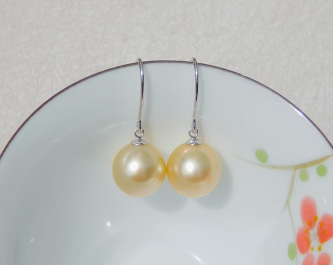 Light Golden South Sea Pearl Drop Earrings | Solid 18kt White Gold | South Sea Pearl Earrings |  AAA | Saltwater Pearls | 11.3mm | Au750