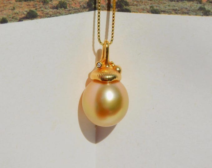 10.8mm Deep Golden South Pearl Pendant | Iridescent | Solid 18K Gold Mushroom and Ladybug Bail | AAA | Saltwater Pearl Pendant | Black Pearl