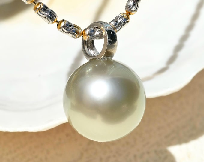12.8mm Tahitian Pearl Pendant: Pastel Golden Pistachio, Solid 18K White Gold, AAA, Black Pearl