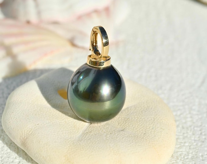 Tahitian Pearl Pendant: Solid 18K Gold Enhancer, 13.3mm, Green Black, AAA, Au750