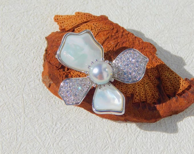 6.3mm Pastel Blue Akoya Pearl Brooch/Pin | Mother-of-Pearl Flower | AAA | Saltwater Pearl Pin | Blue Pearl | White | Blue | Pearl Brooch