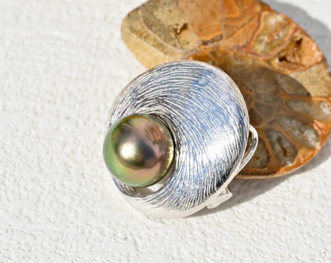 Tahitian Pearl Brooch/Pendant: Vivid Pistachio Sage, Textured White Gold Plated Sterling Silver, 11.3mm, AAA+