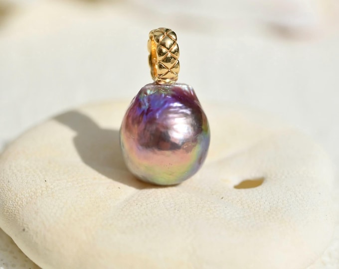Metallic Pearl Pendant: Freshwater Kasumi-like, Solid 18K Gold, Mauve Pistachio, Metallic, 10.5mm Ripple Pearl, AAA+