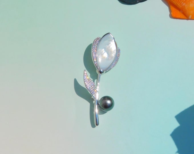 10mm Tahitian Pearl Tulip Brooch | Mother-of-Pearl Flower | AAA | Gem Green | Tulip | Black Pearl Pin | Flower Pin | Black Pearl Brooch