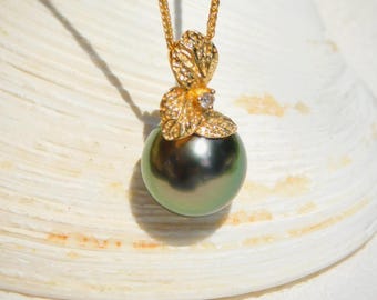 10.5mm Sage Green Tahitian Pearl Leaf Pendant (No Chain) | Deep Green | AAA |  Black Pearl | Texture Leaf | Solid 18k Gold | Natural diamond