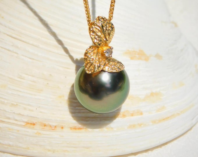 10.5mm Sage Green Tahitian Pearl Leaf Pendant (No Chain) | Deep Green | AAA |  Black Pearl | Texture Leaf | Solid 18k Gold | Natural diamond