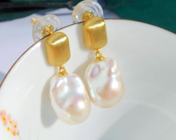 Vermeil Baroque Pearl Earrings | 11*16mm | AAA | Gold plated Sterling Silver | Brushed Finish | Small Fireball Pearls | Freshwater Pearls