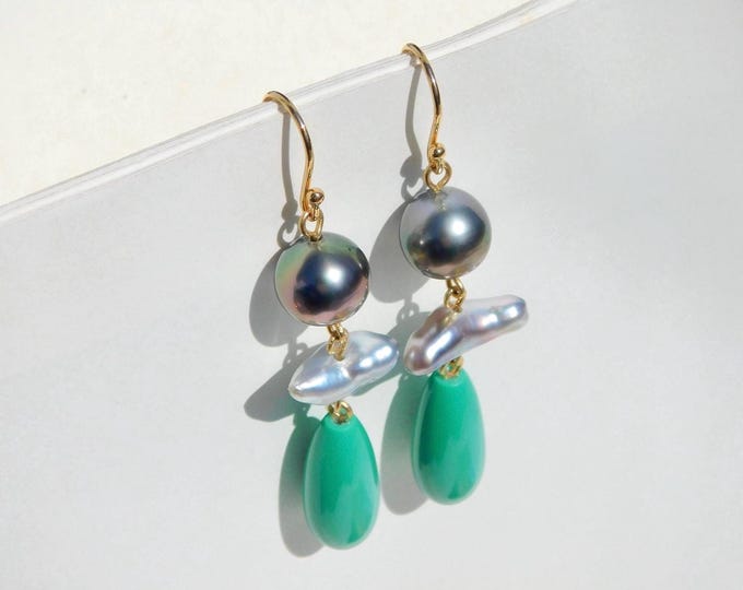 Tahitian Pearl and Green Turquoise Earrings | Teardrop | Solid 18kt Yellow Gold | Pearl and Gemstone | Au750 | Green | AAA | Hubei Turquoise