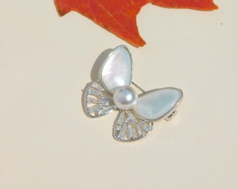 Butterfly Brooch with Pastel Blue Akoya Pearl | Mother-of-Pearl | White Gold Plated | AAA | Butterfly Pin | Saltwater Pearl | Rhinestone
