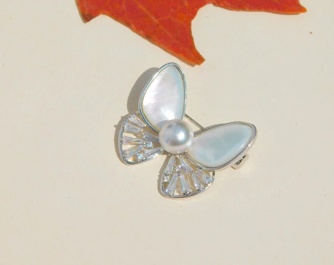 Butterfly Brooch with Pastel Blue Akoya Pearl | Mother-of-Pearl | White Gold Plated | AAA | Butterfly Pin | Saltwater Pearl | Rhinestone