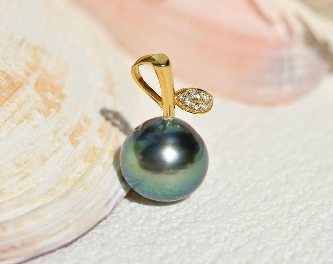 Tahitian Pearl Cute Apple Pendant: Solid 18K Gold, Gem Blue Green, AAA, Peacock, 11.4mm