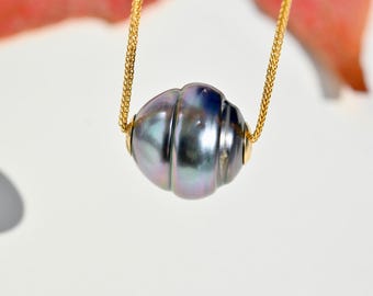 Collar de perlas flotantes de Tahití: Cadena con pasador de oro macizo de 18 quilates, 12 mm, color berenjena pavo real, perla engastada en círculo.