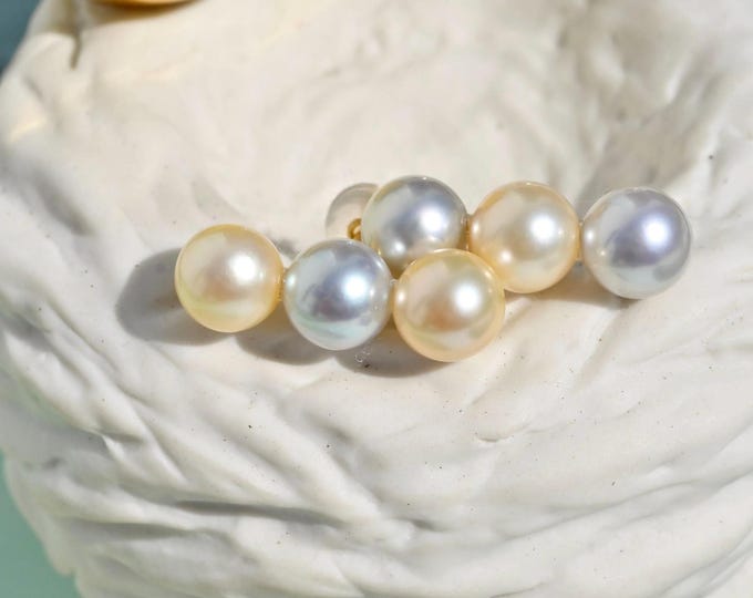 Pearl Bar Stud Earrings: Solid 18K Gold, 7mm, AAA, Three Akoya Pearls, Cream, Blue