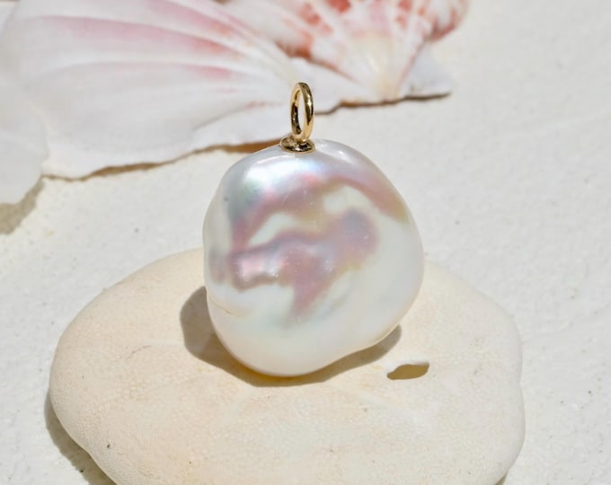 Baroque Freshwater Pearl Pendant: Solid 18K Gold, AAA+, White